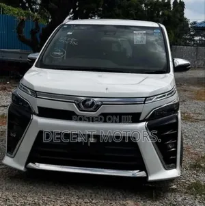 Toyota Voxy 2018 White