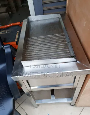 Specified Quality Half Groved Griddle Available