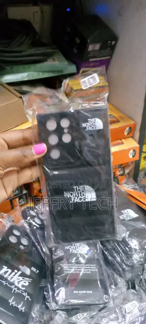Luxury Matte Puffer Case (Samsung Galaxy S22 Ultra, Black