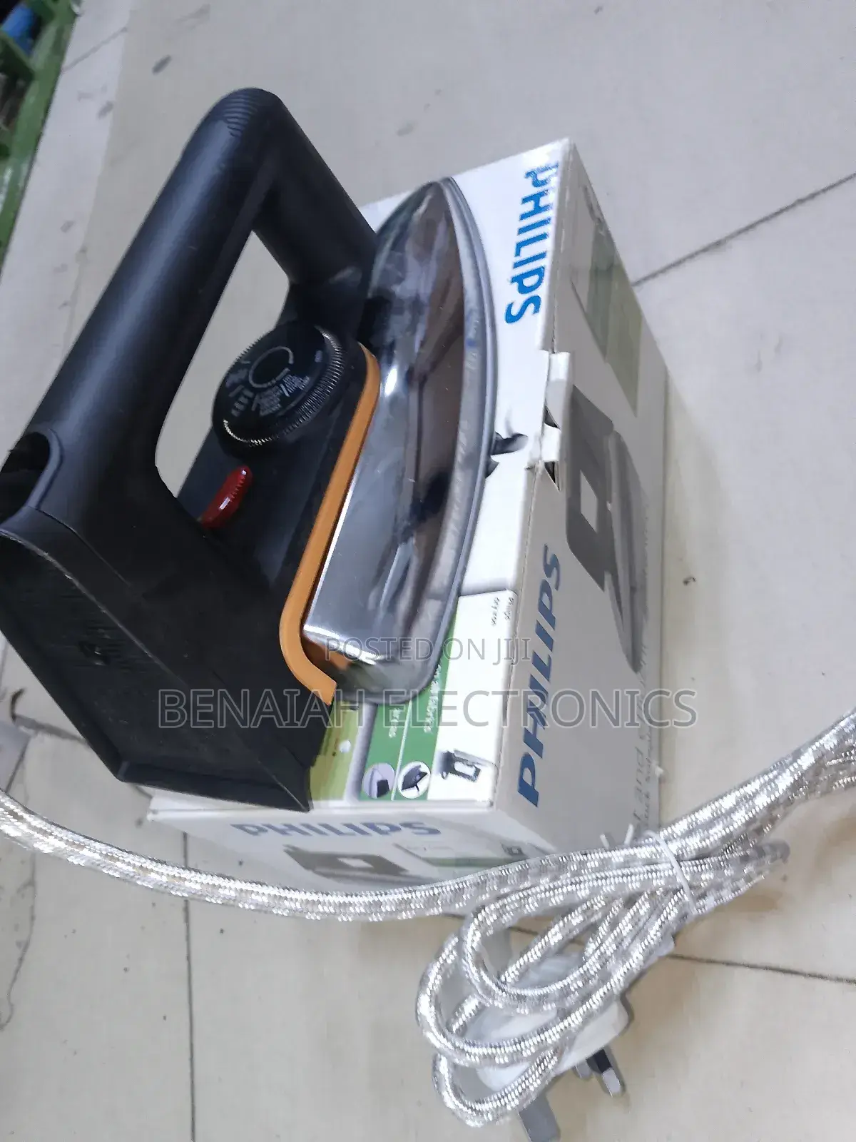 Phillips Iron Box With Adjustable Temperature Knob