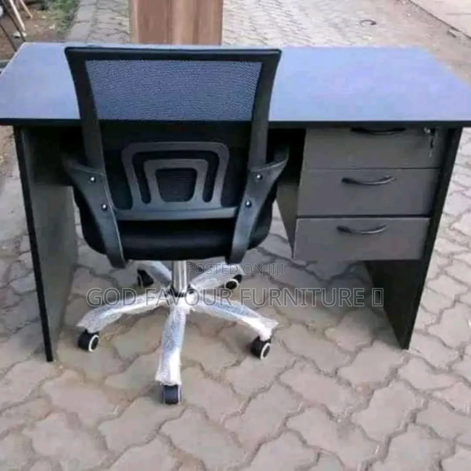 0.9m Gray Lockable Office Desk Fd3c