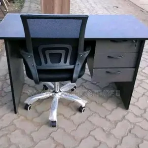 0.9m Gray Lockable Office Desk Fd3c