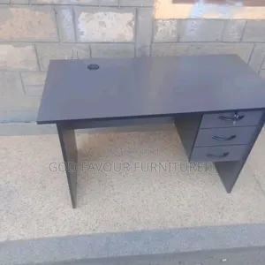 Quality Lockable 0.9m Office Desk Ex3q
