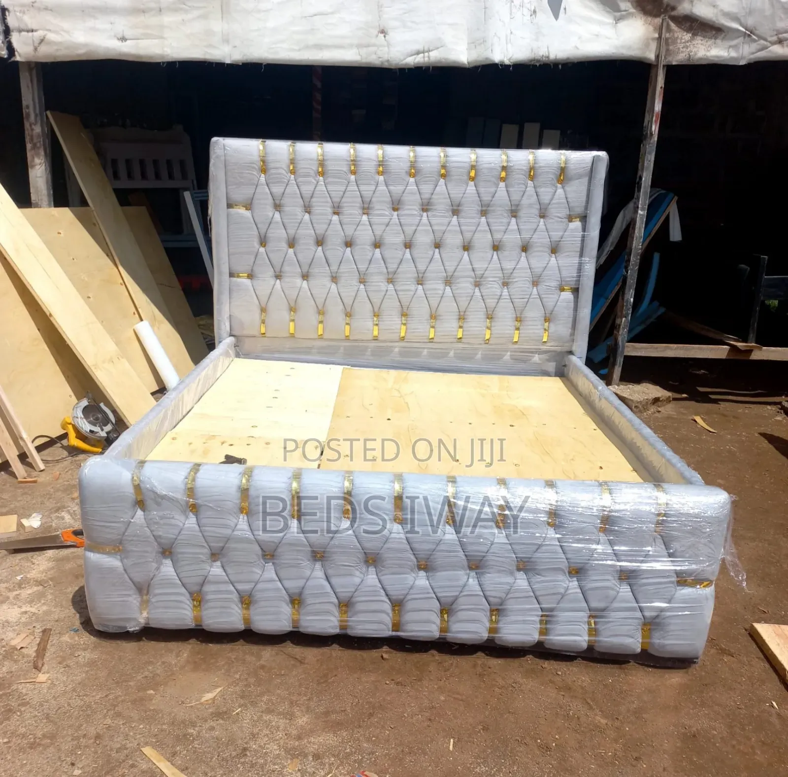 6x6 Great Grey Chester Bed