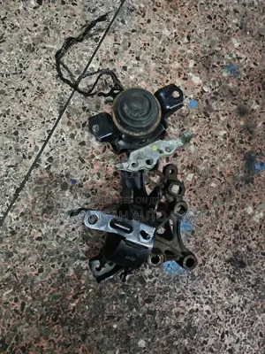 Daihatsu Mira Engine Mounting