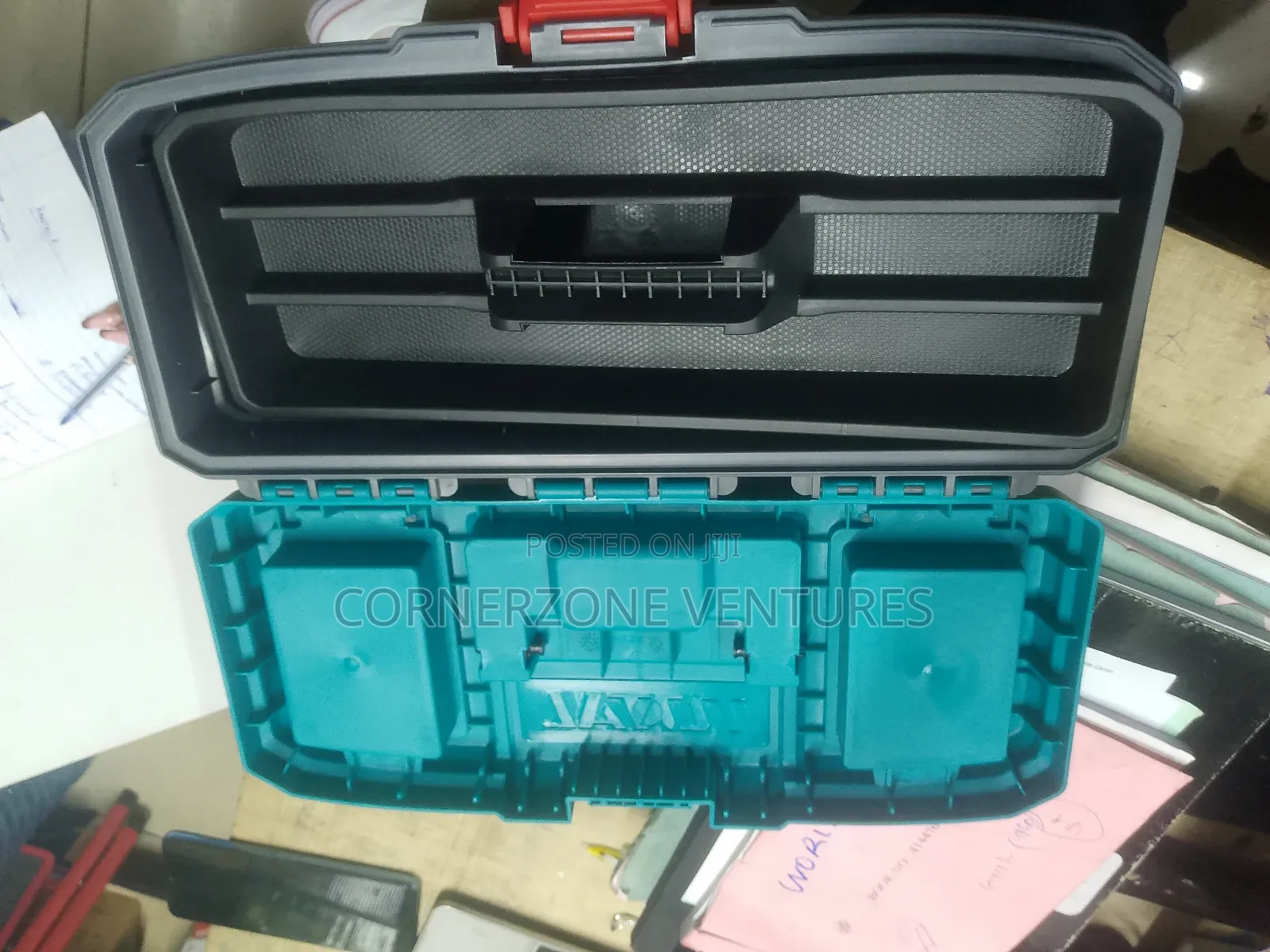 Total Plastic Toolbox 14"