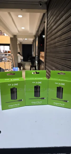 Xbox One Charge Play Kit