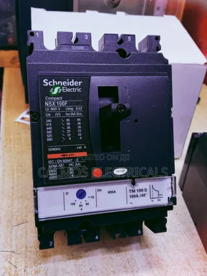 100a Schneider McCb
