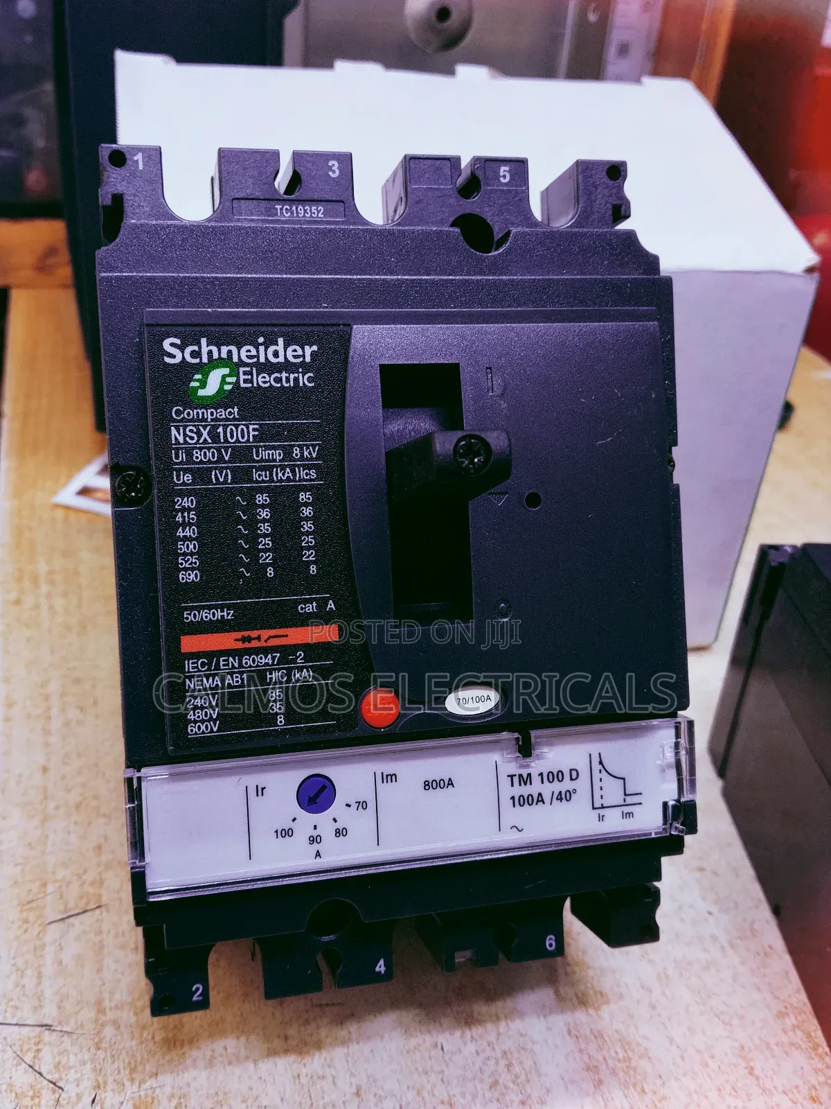 100a Schneider McCb