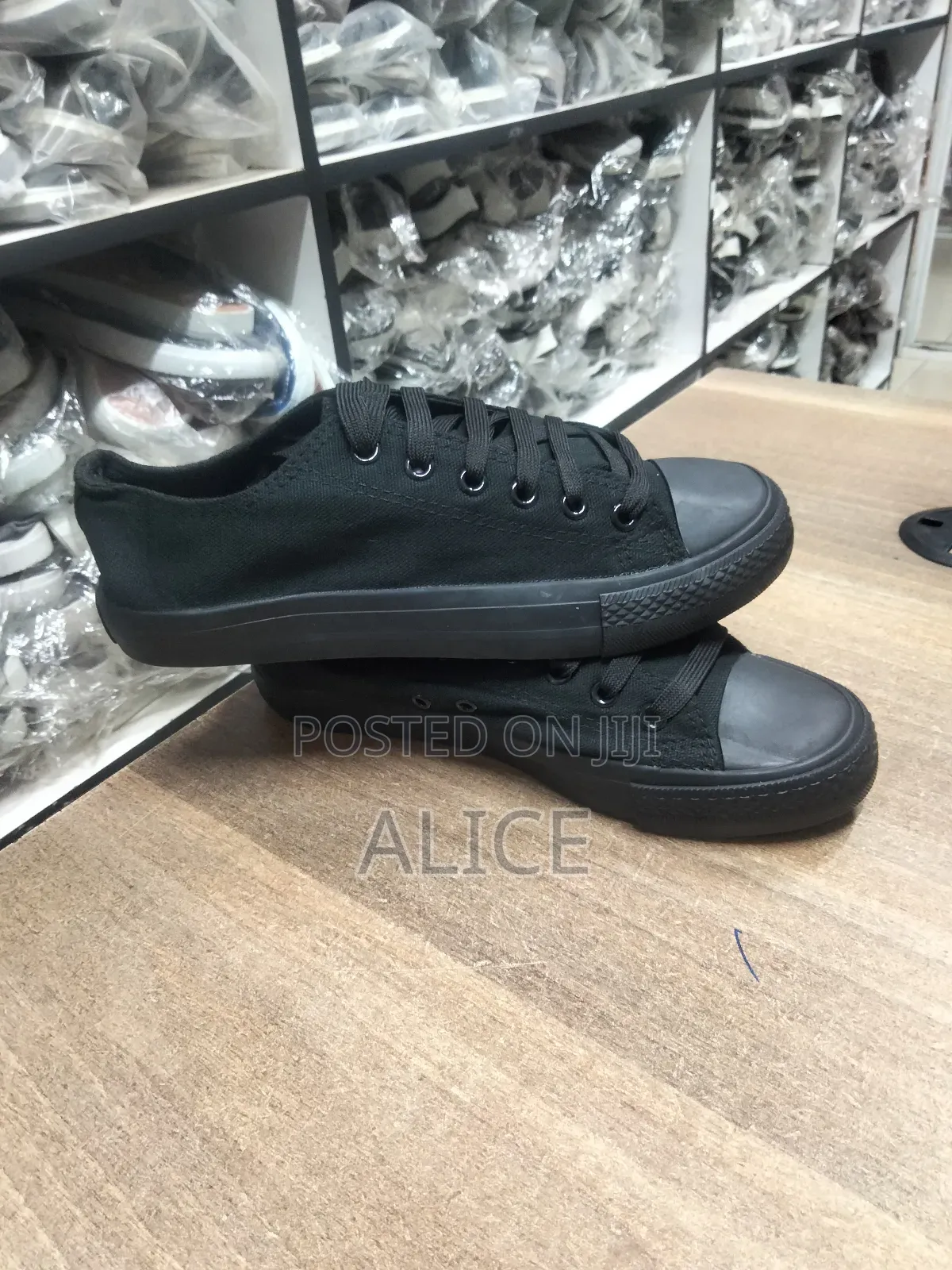 Converse All Black