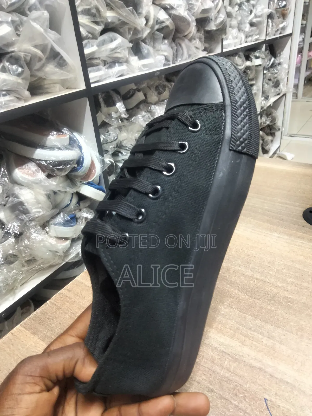 Converse All Black