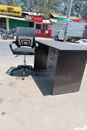 Vintage 1 Meter Office Table and Chair Rf3kj