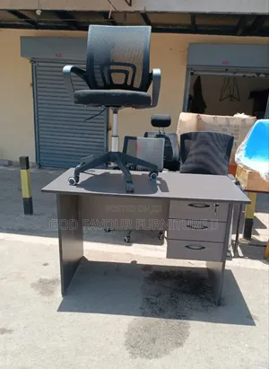 Elegant 1 Meter Office Table and Chair Wz3q