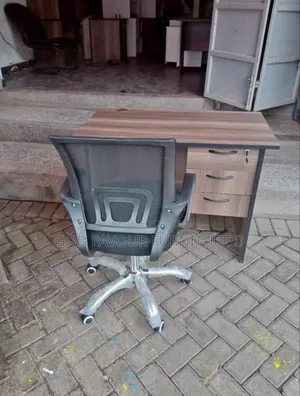1 Meter Brown Office Table With Mesh Chair Tf4e