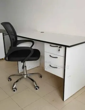 1 Meter Lockable Office Table With Chair Tf3qx