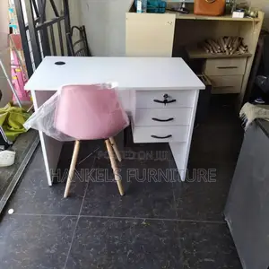 900mm Desk and Chair