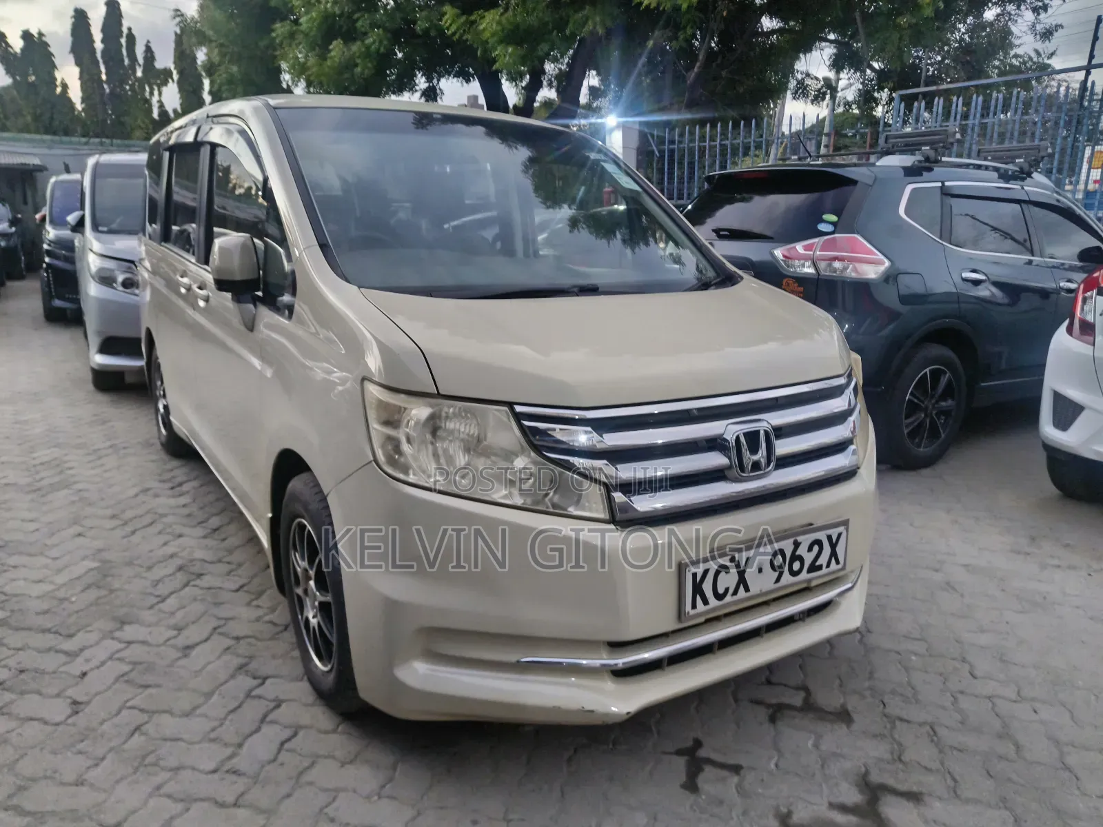 Honda Stepwgn 2012 Brown