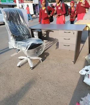 Vintage 1 Meter Gray Office Table With Leather Chair Qm8hb