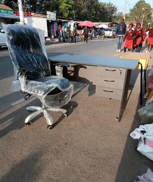 Gray 1 Meter Office Table With Black Leather Chair Kp9vg