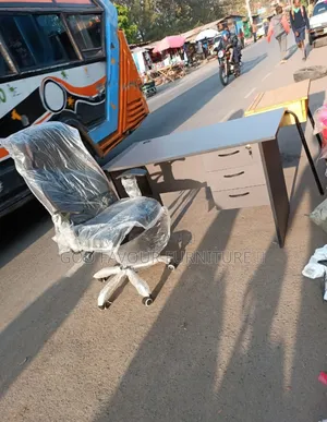 1 Meter Lockable Office Table With Leather Chair Ez2ky