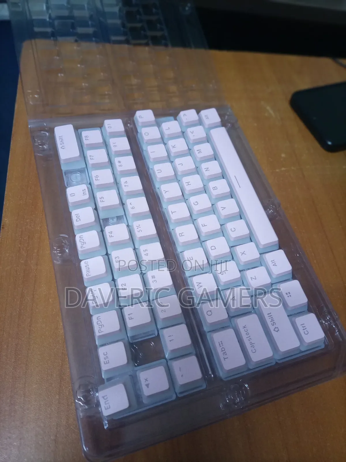 Luminous Keycaps for Your Mechanical Keyboard