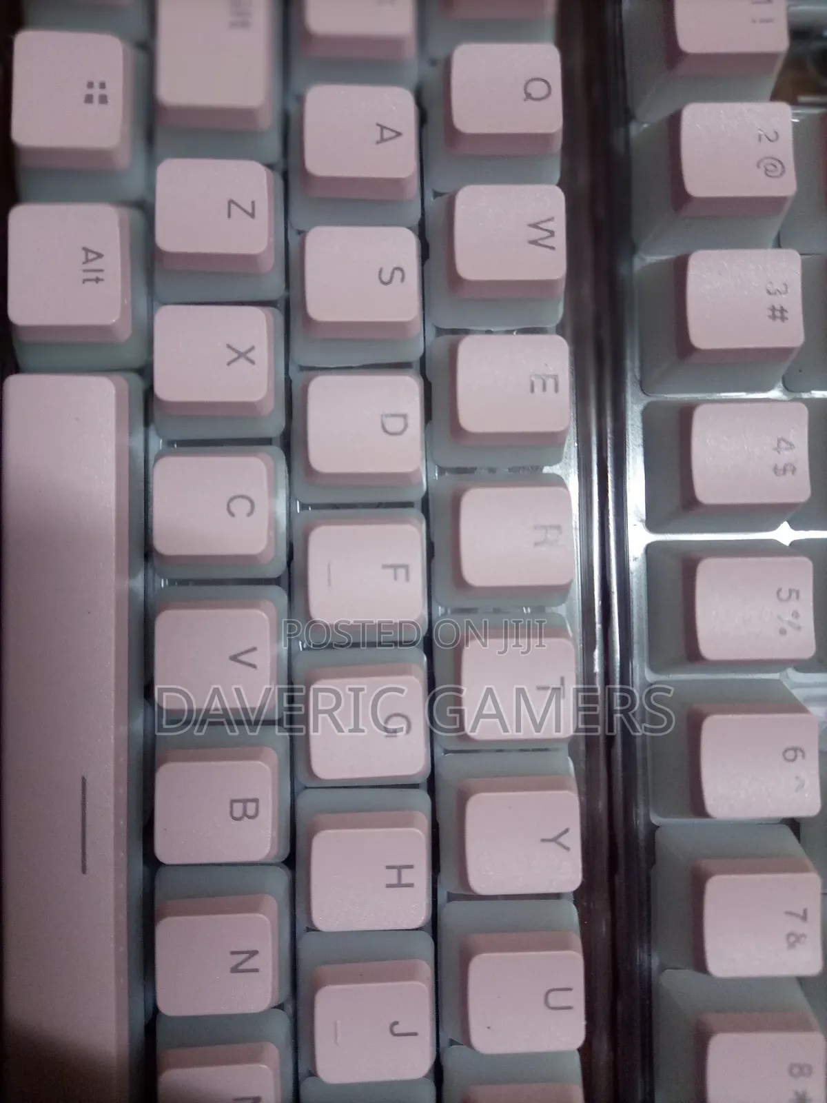 Luminous Keycaps for Your Mechanical Keyboard