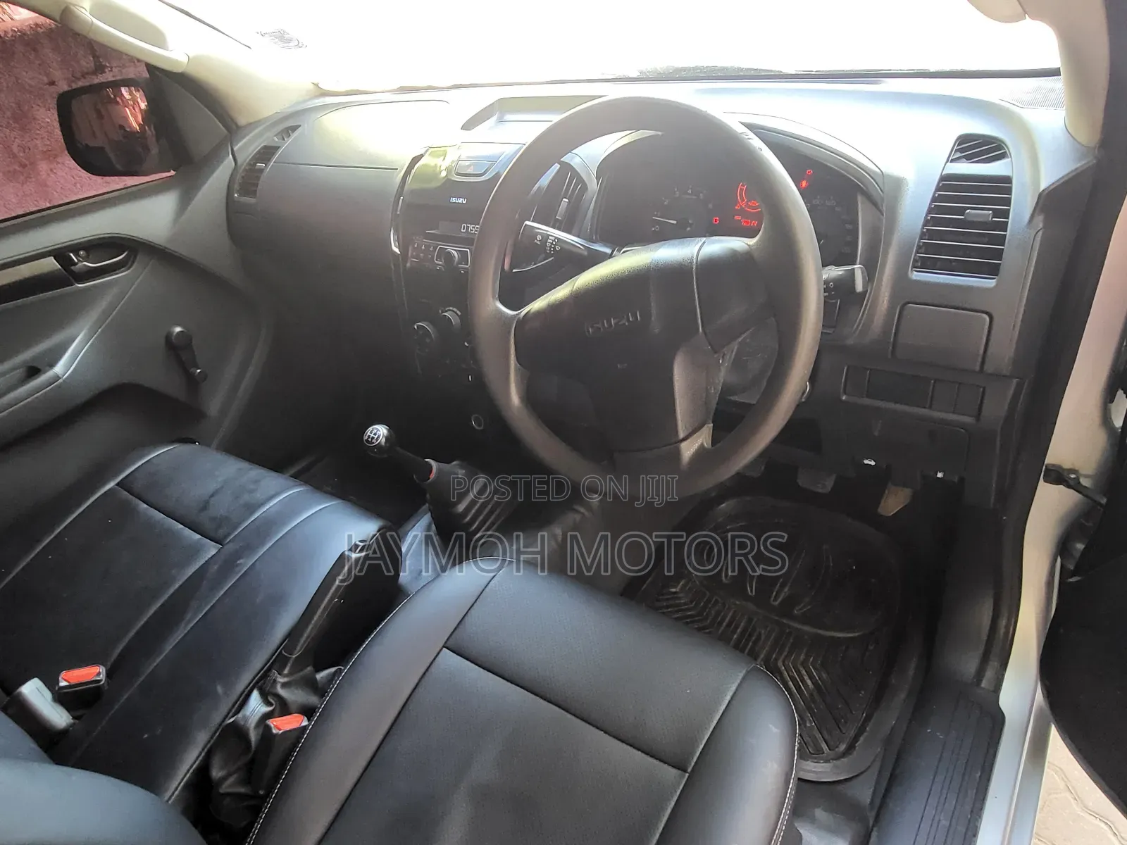 Isuzu D-MAX 2022 Silver