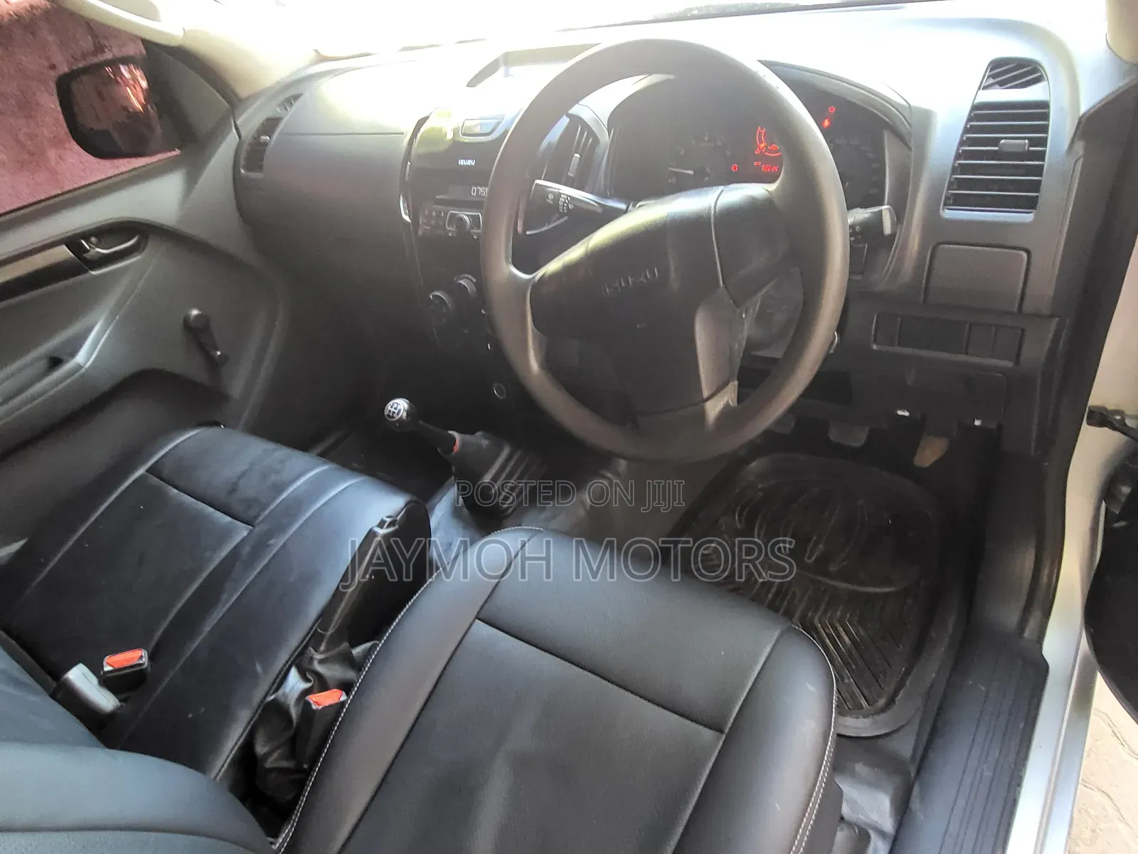 Isuzu D-MAX 2022 Silver