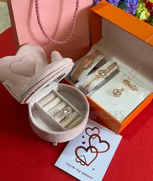 4 in 1 Pink Ladie's Valentine's Gift Set
