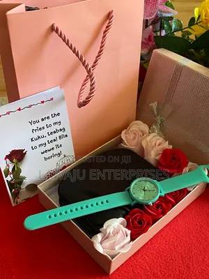Ladie's Valentine's Gift Set With Green Watch