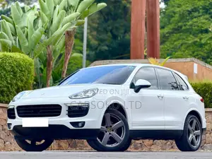 Porsche Cayenne Platinum Edition AWD 2018 White