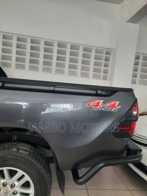 Toyota Hilux 2018 Gray