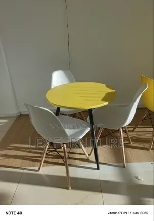 3white Eames Chair Plus Dinning Table