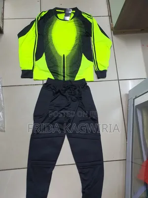 Kids Goalkeeper Uniform Set ( Medium Size To XL)