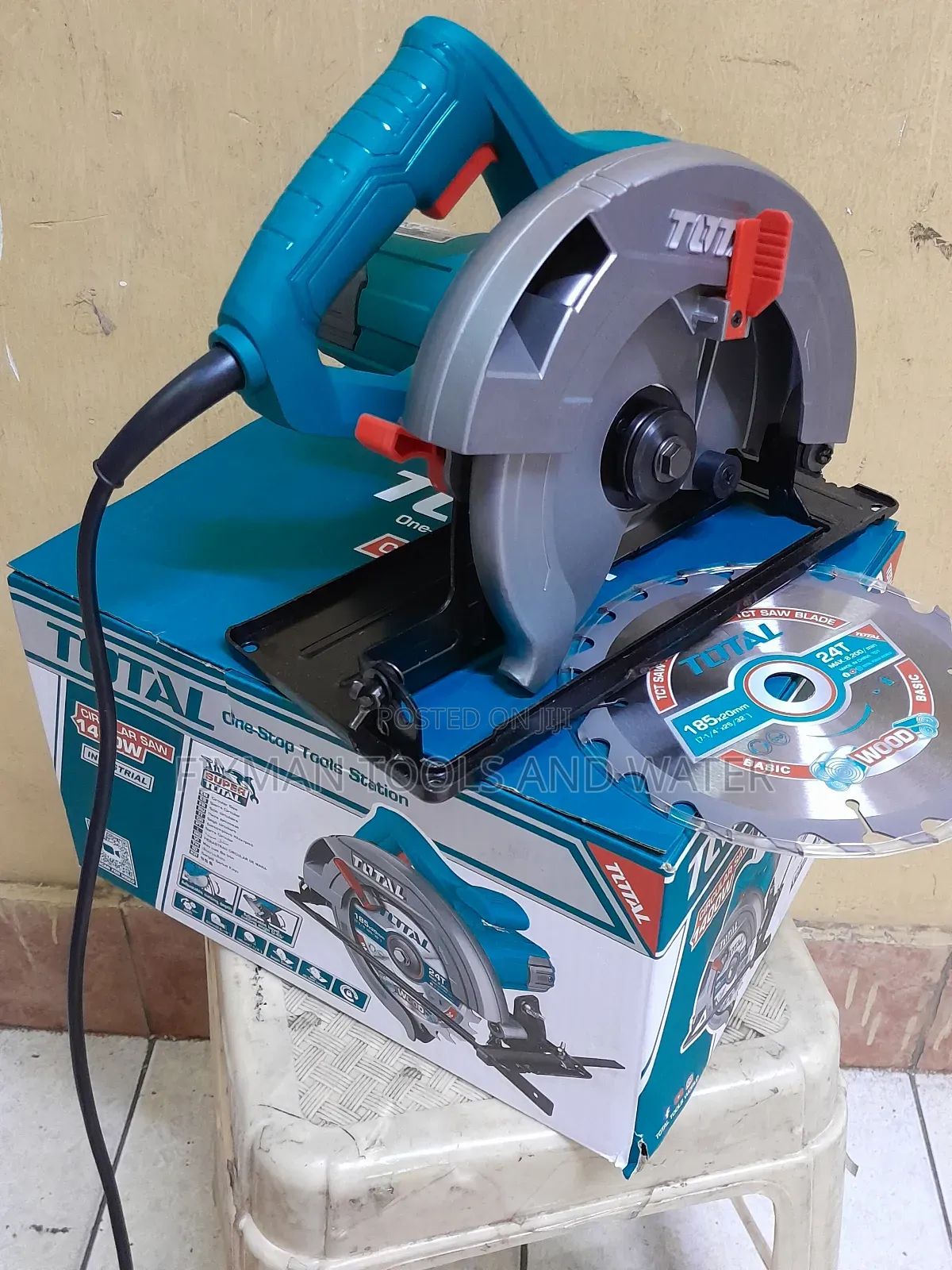 Powerful Total Circular Saw 1400 Watts With A Blade