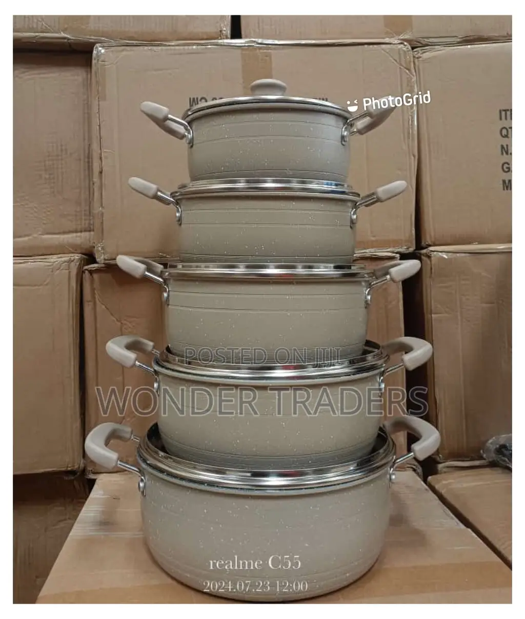 *James Pot Beige Cookware Set*