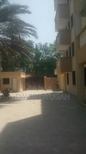 3bdrm Apartment in Ganjoni, Moi Avenue (Msa) for rent