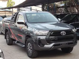 Toyota Hilux 2018 Gray