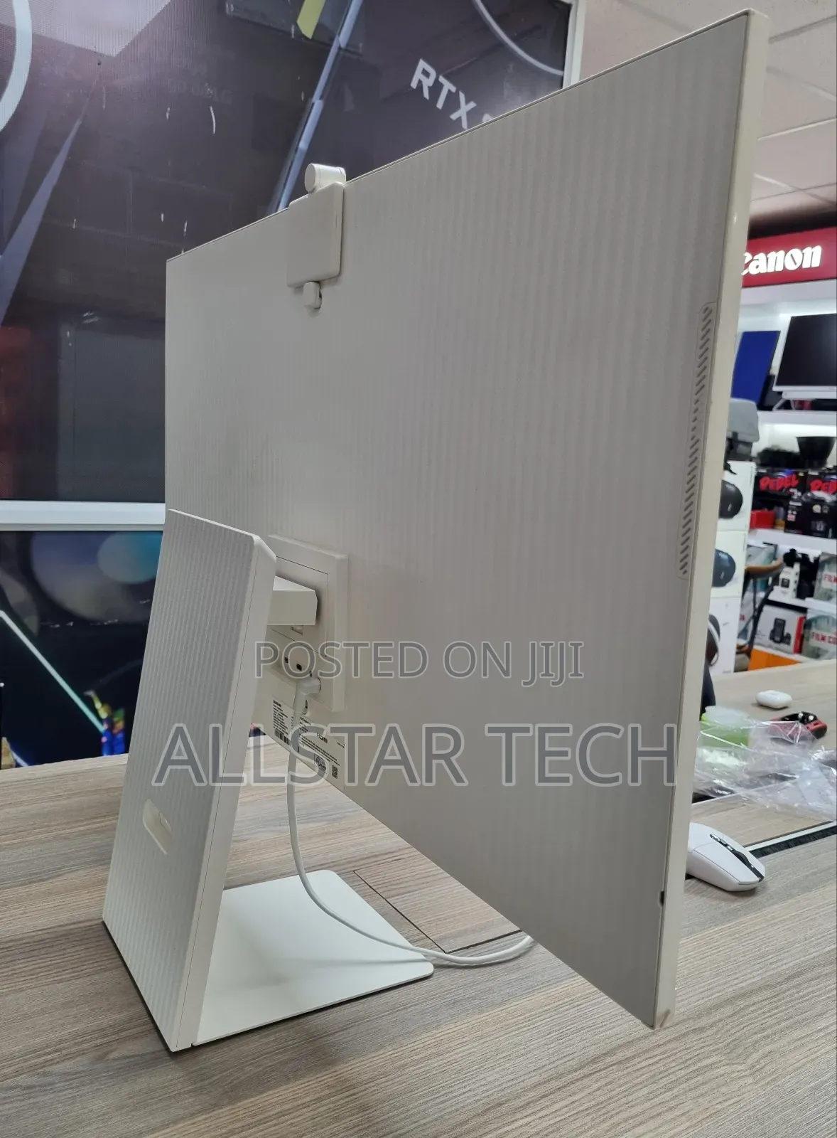Samsung 32" M8 HDR Smart Monitor