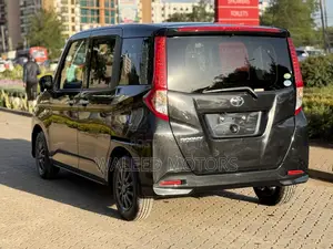 Toyota Roomy 2018 Black