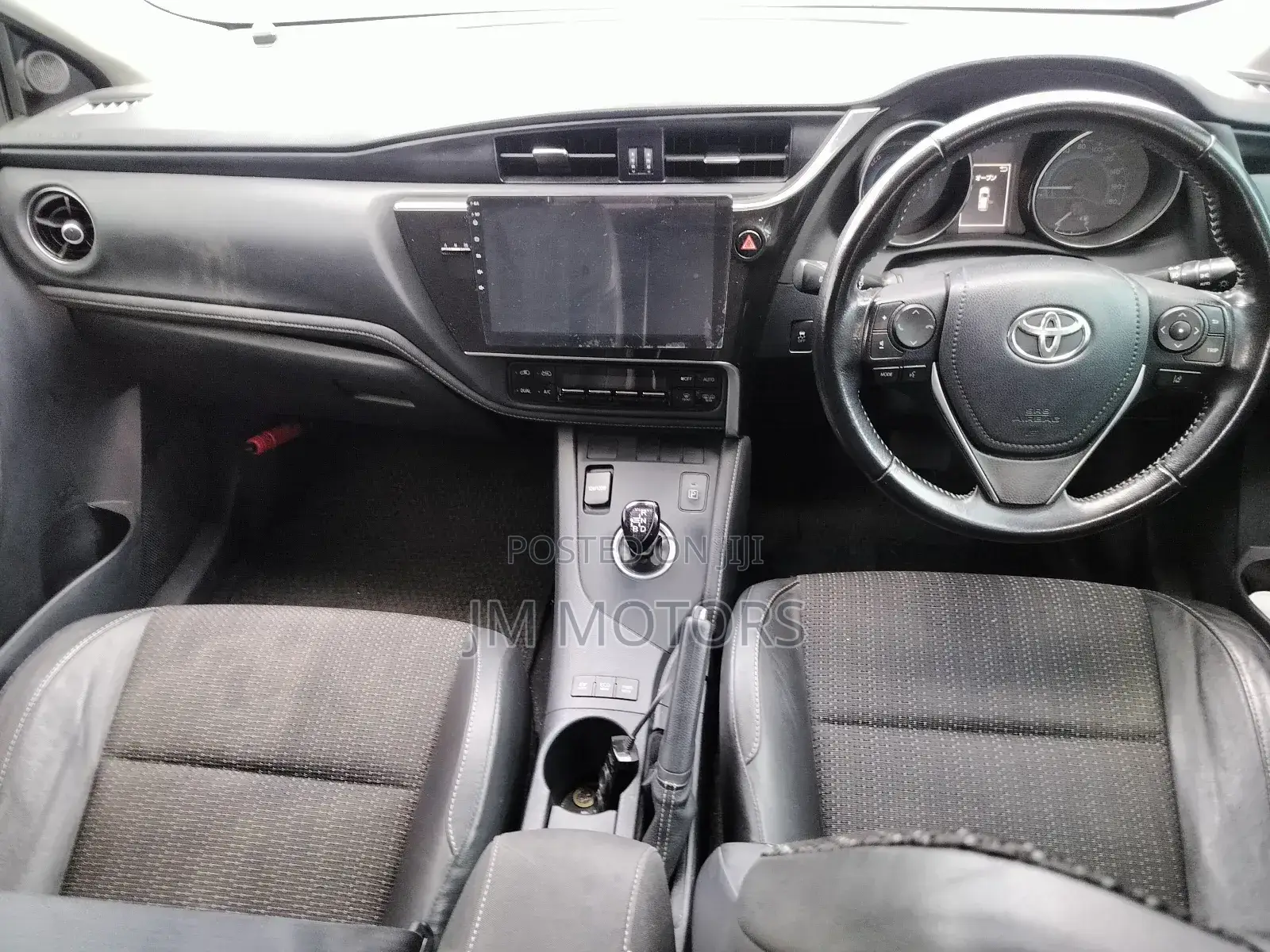 Toyota Auris 2017 Silver