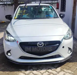 Mazda Demio 2018 Off white