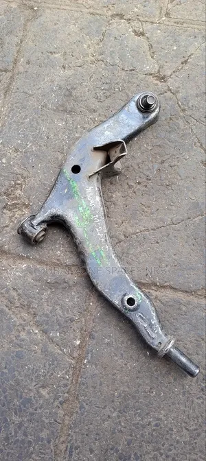 Control Arms Nissan Murano 2005.