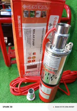 Solar Submersible Water Pump/ 50meters Rutan Water Pump