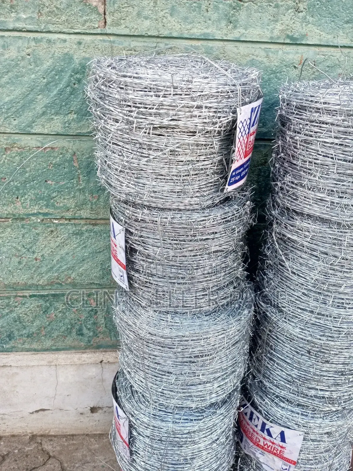 Galvanized Barbed Wire Roll.