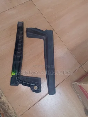 Condom/Wind Screen Finisher Subaru Trezia