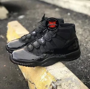 Jordan 11 Black