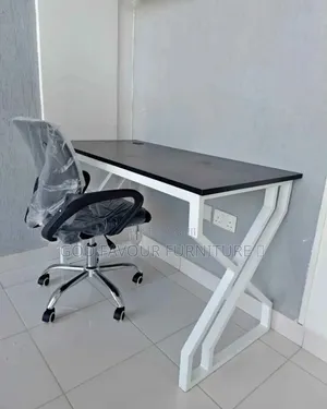 1.2m Office Table With Comfy Mesh Chair Tf9kj