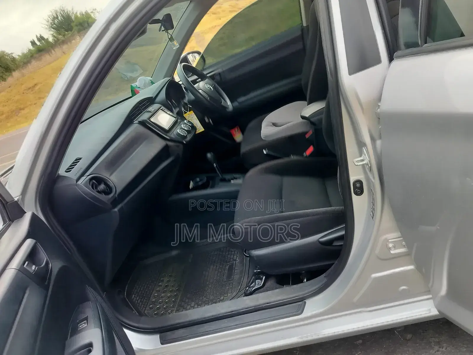 Toyota Axio 2017 Silver