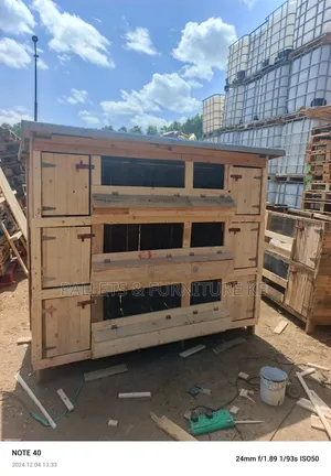 The Pallet Hen House Retreat